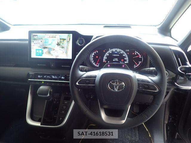 Toyota NOAH 2023-04 313617-10