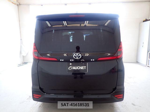 Toyota NOAH 2023-04 313617-3