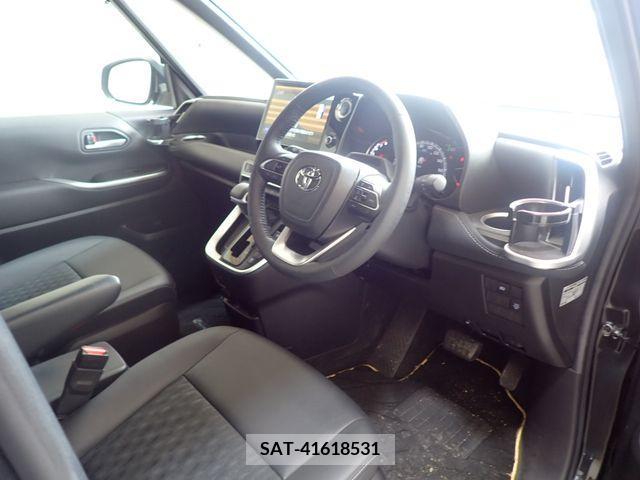 Toyota NOAH 2023-04 313617-1