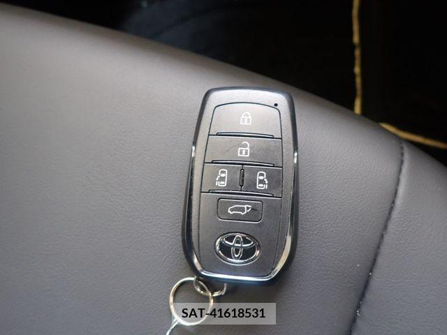 Toyota NOAH 2023-04 313617-28