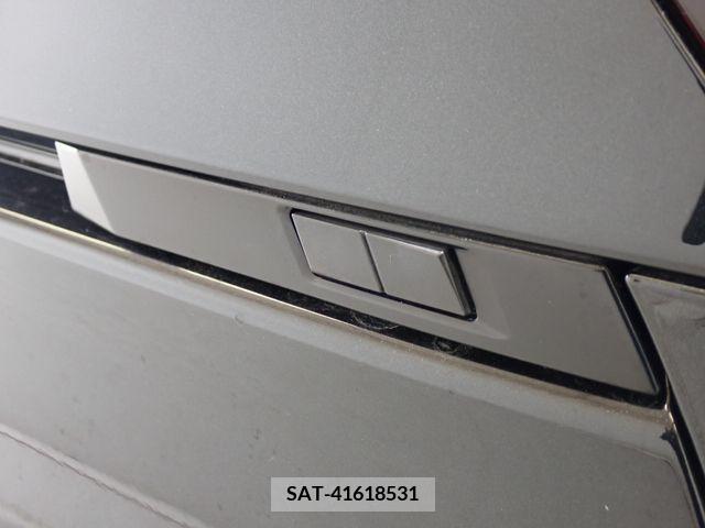 Toyota NOAH 2023-04 313617-23