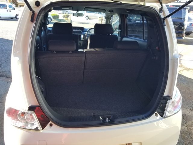 Toyota BB 2011-06 16968-8