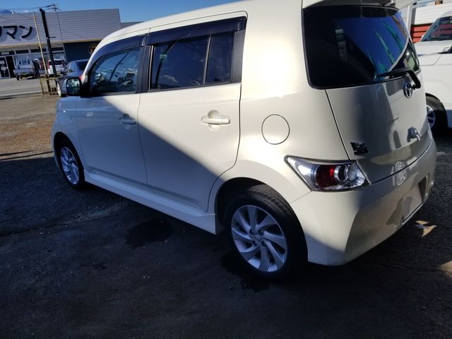 Toyota BB 2011-06 16968-5