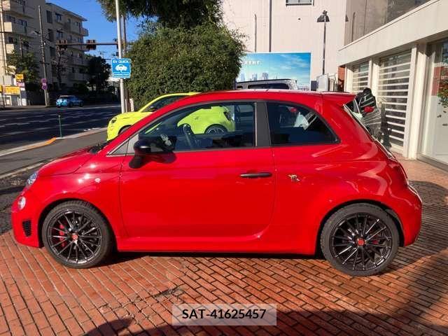 Abarth 695 2023-06 323192-9