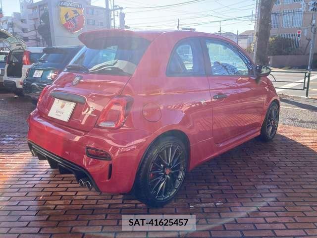 Abarth 695 2023-06 323192-6