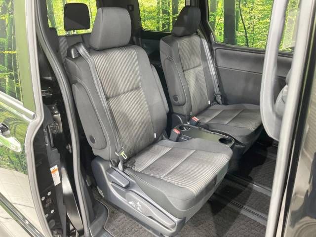 Toyota VOXY 2019-02 16927-9