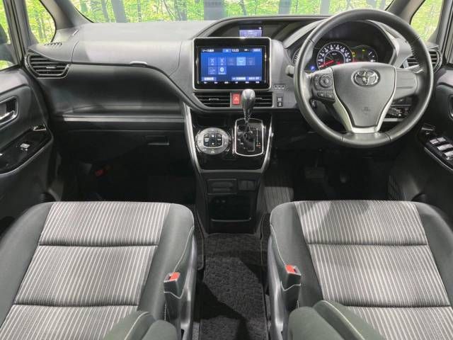 Toyota VOXY 2019-02 16927-1