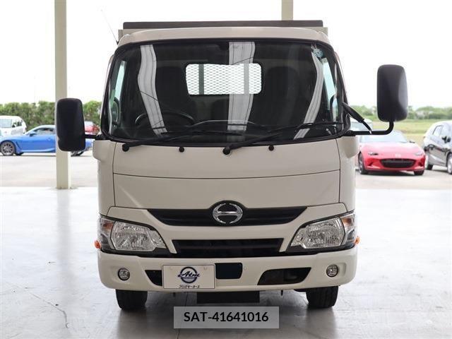 Hino DUTRO 2017-06 320406-19