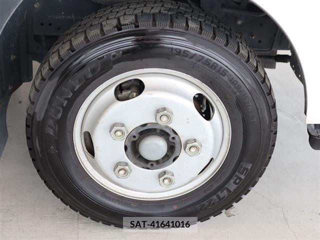 Hino DUTRO 2017-06 320406-7