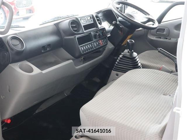 Hino DUTRO 2017-06 320406-14