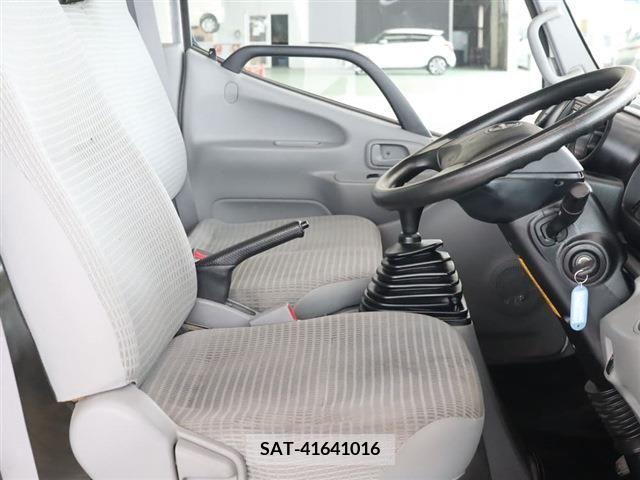 Hino DUTRO 2017-06 320406-13