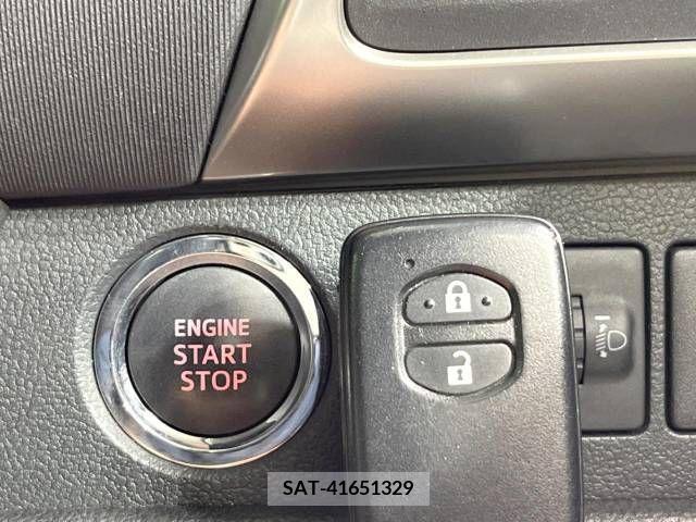 Toyota RACTIS 2012-03 348525-6