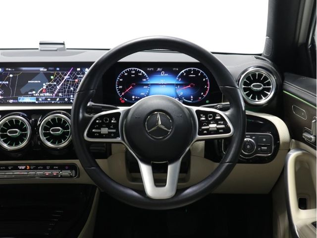 Mercedes Benz A-CLASS 2020-09 19269-10