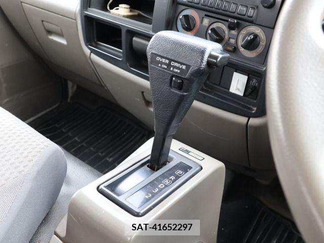 Nissan ATLAS 2008-04 260797-13