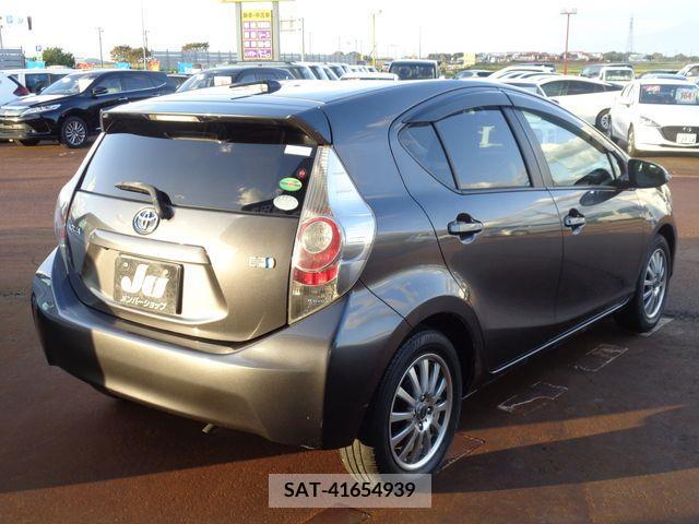 Toyota AQUA 2012-12 202426-2