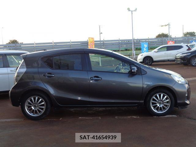 Toyota AQUA 2012-12 202426-4