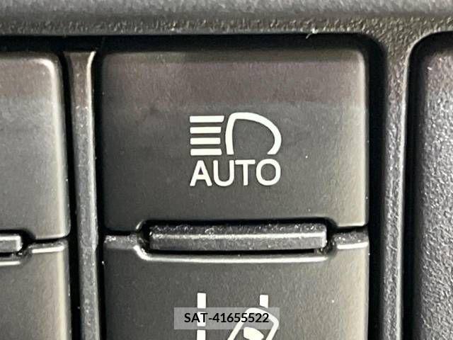 Toyota NOAH 2018-07 219962-9
