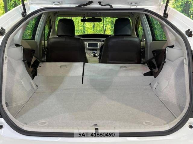Toyota PRIUS 2013-02 223116-11