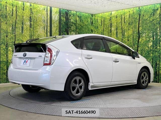 Toyota PRIUS 2013-02 223116-17