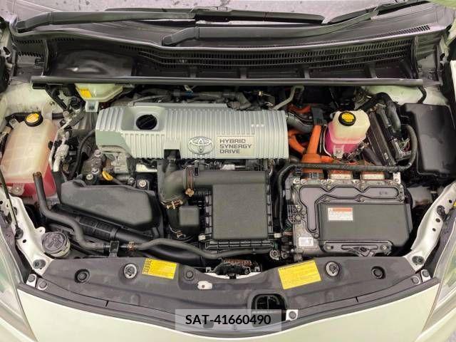 Toyota PRIUS 2013-02 223116-18