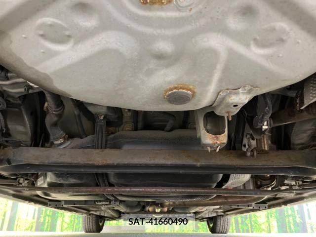 Toyota PRIUS 2013-02 223116-19