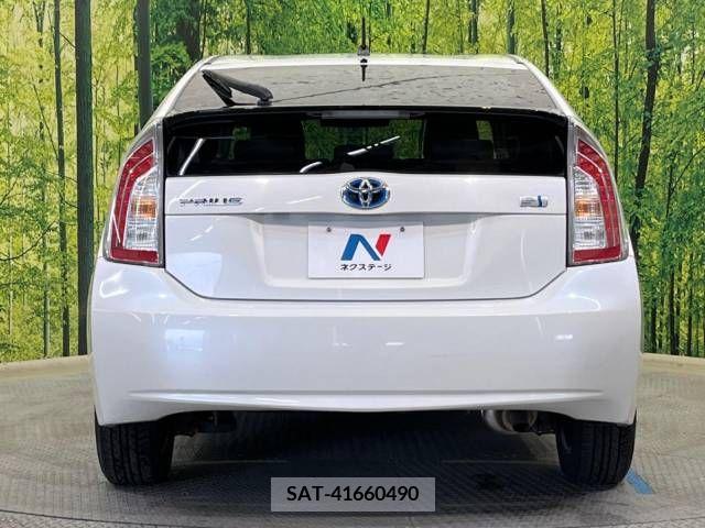 Toyota PRIUS 2013-02 223116-15