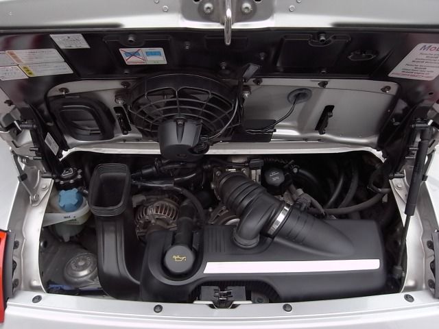 Porsche 911 2005-04 28527-3
