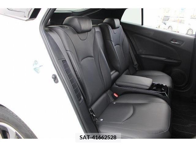 Toyota PRIUS PHV 2017-11 322586-13