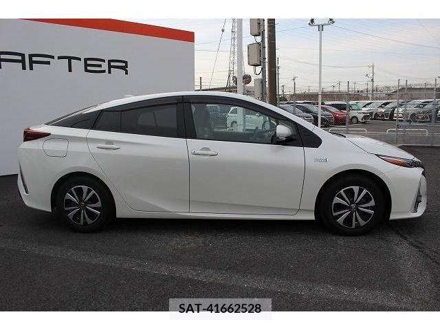 Toyota PRIUS PHV 2017-11 322586-6
