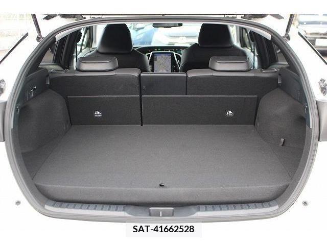 Toyota PRIUS PHV 2017-11 322586-16