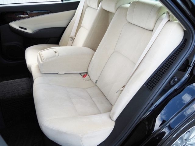 Toyota CROWN SEDAN 2017-11 194273-13