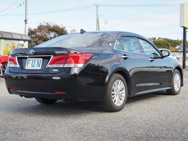 Toyota CROWN SEDAN 2017-11 194273-4