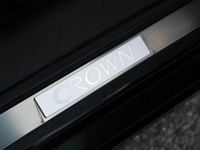 Toyota CROWN SEDAN 2017-11 194273-28