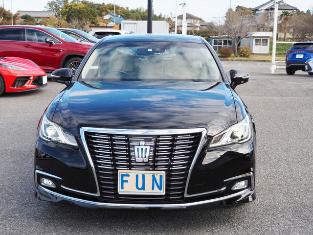 Toyota CROWN SEDAN 2017-11 194273-1