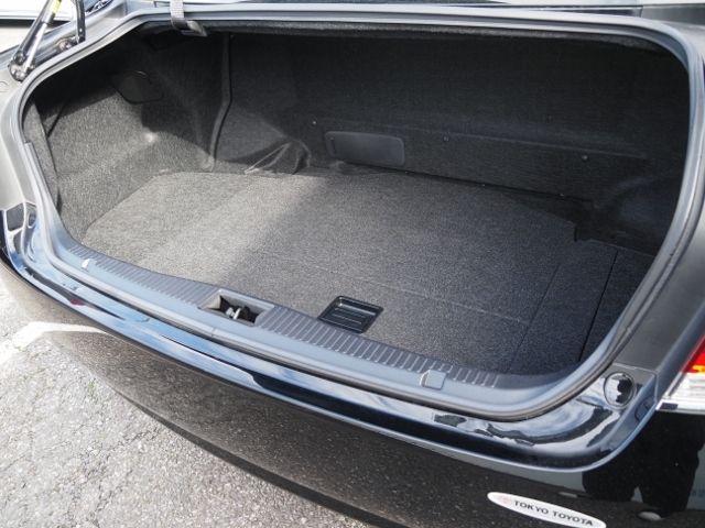 Toyota CROWN SEDAN 2017-11 194273-15