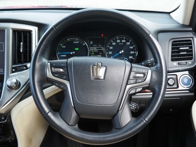 Toyota CROWN SEDAN 2017-11 194273-16