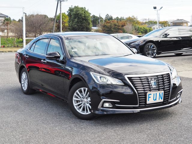 Toyota CROWN SEDAN 2017-11 194273-2