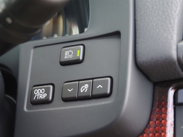 Toyota CROWN SEDAN 2017-11 194273-23