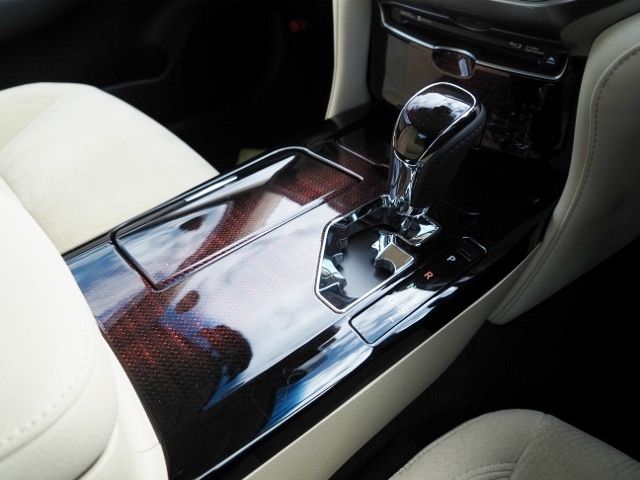Toyota CROWN SEDAN 2017-11 194273-24
