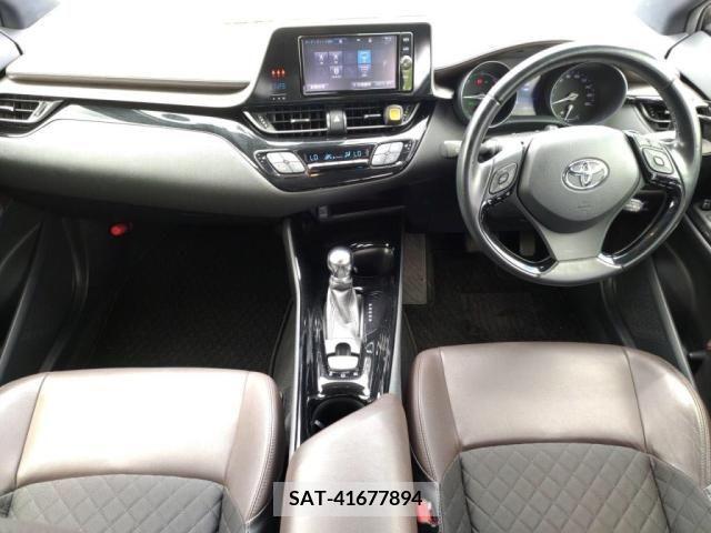 Toyota C-HR 2017-06 295034-2