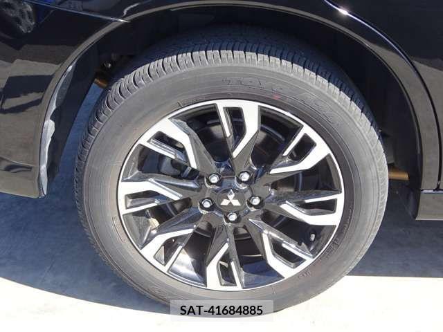 Mitsubishi OUTLANDER PHEV 2015-11 216245-16