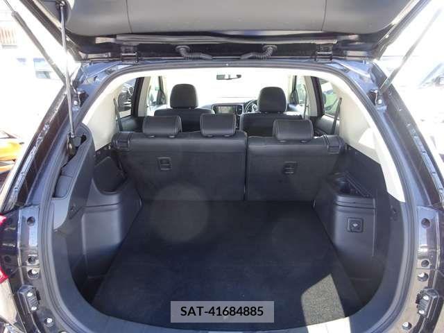 Mitsubishi OUTLANDER PHEV 2015-11 216245-1