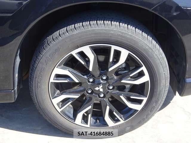 Mitsubishi OUTLANDER PHEV 2015-11 216245-14