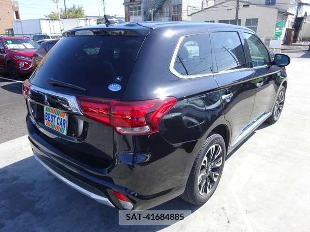 Mitsubishi OUTLANDER PHEV 2015-11 216245-12