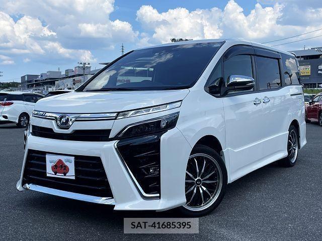 Toyota VOXY 2019-08 370286-0