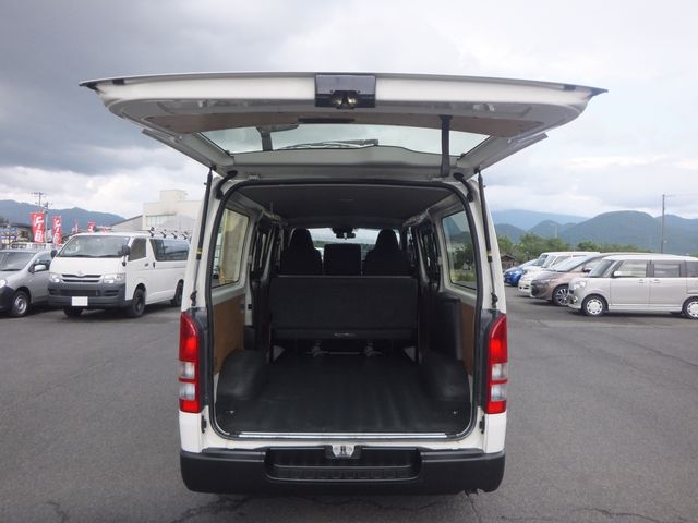 Toyota HIACE VAN 2019-03 7821-7