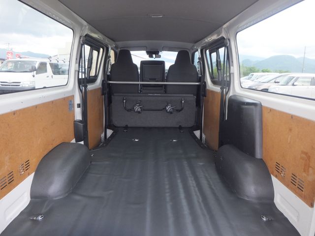 Toyota HIACE VAN 2019-03 7821-9