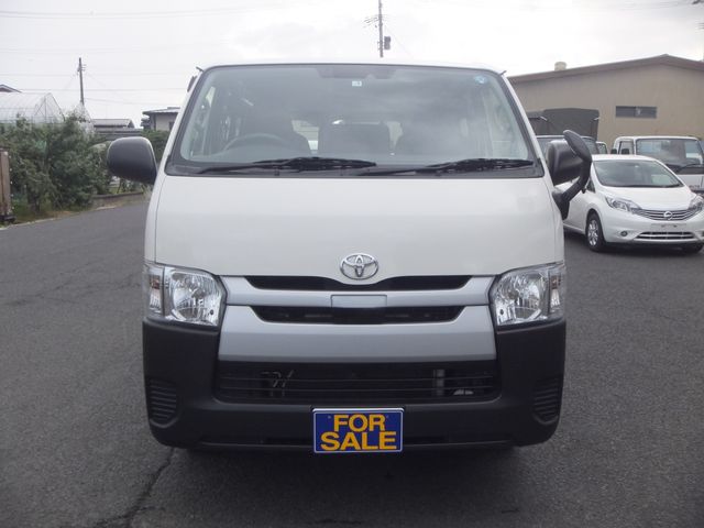 Toyota HIACE VAN 2019-03 7821-1