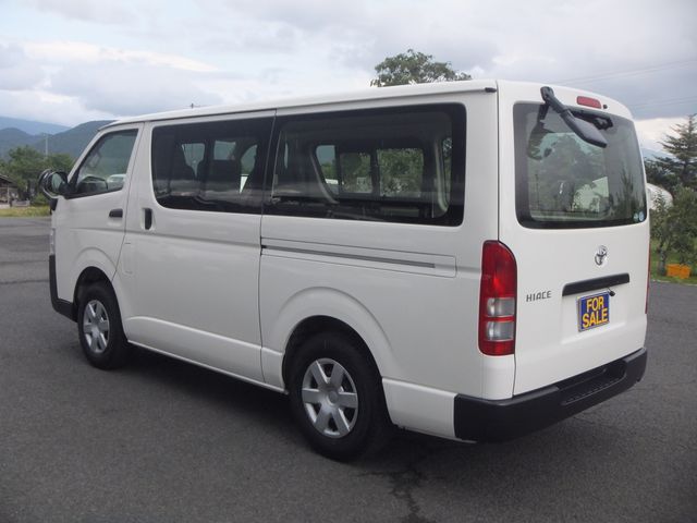 Toyota HIACE VAN 2019-03 7821-12