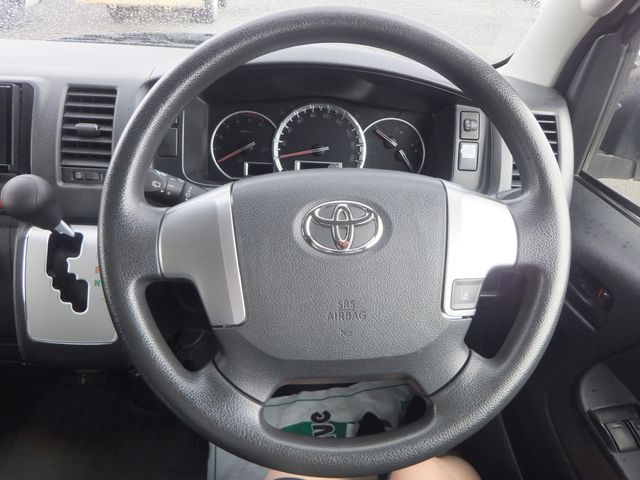 Toyota HIACE VAN 2019-03 7821-18